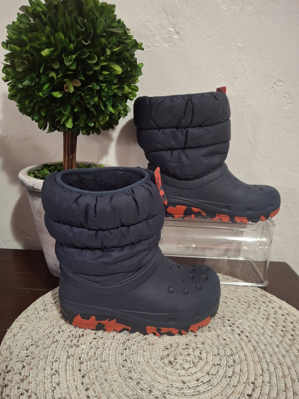 Kids Crocs Winter Boots - Navy with Red Accent Size 13.